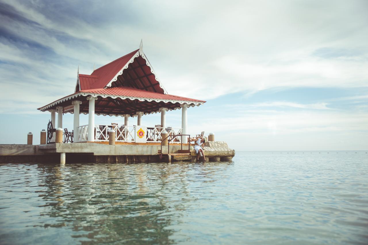 Moulin Sur Mer Beach Resort Монтрои Екстериор снимка