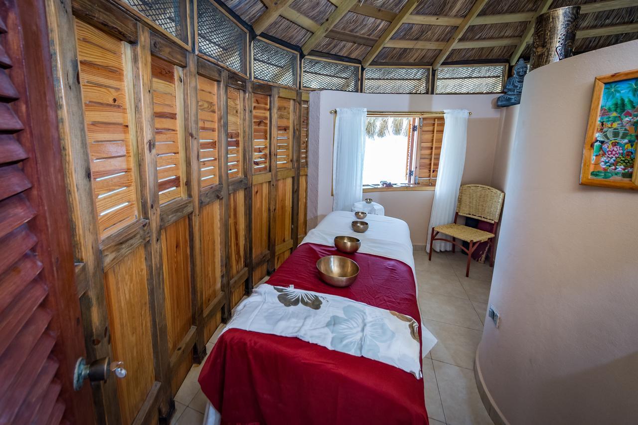 Moulin Sur Mer Beach Resort Монтрои Екстериор снимка