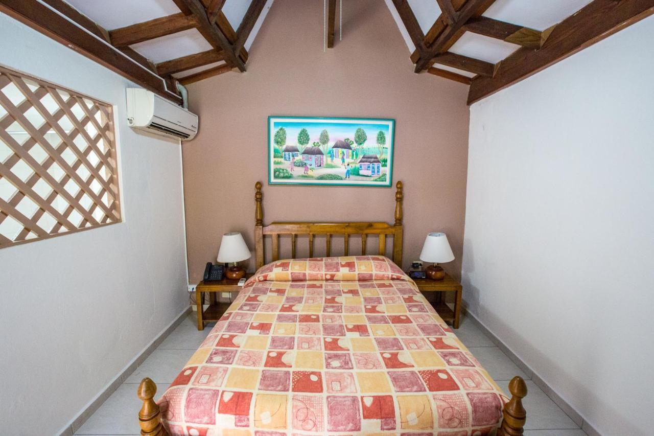 Moulin Sur Mer Beach Resort Монтрои Екстериор снимка